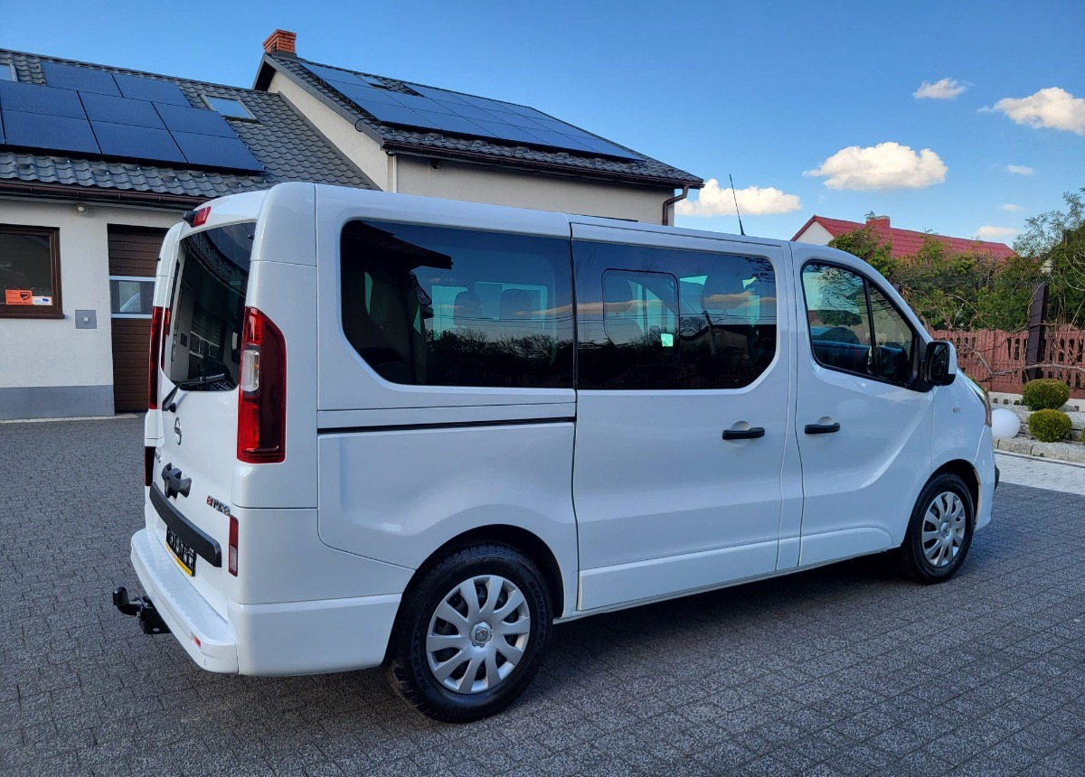 Opel Vivaro bogato doposażone serwisowane Zarejstrowane - Mikrobuss: pilt 3 Opel Vivaro bogato doposażone serwisowane Zarejstrowane - Mikrobuss: pilt 3