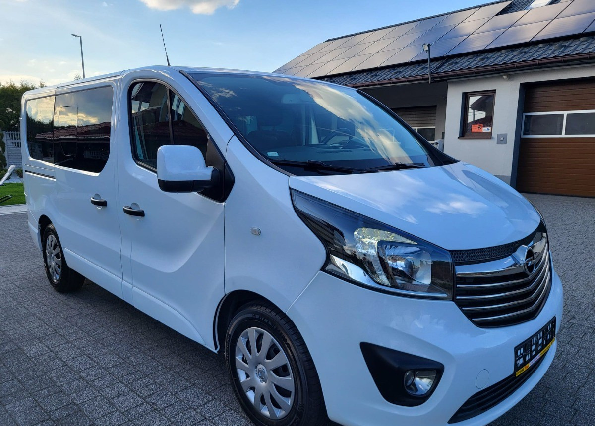 Opel Vivaro bogato doposażone serwisowane Zarejstrowane - Mikrobuss: pilt 5 Opel Vivaro bogato doposażone serwisowane Zarejstrowane - Mikrobuss: pilt 5
