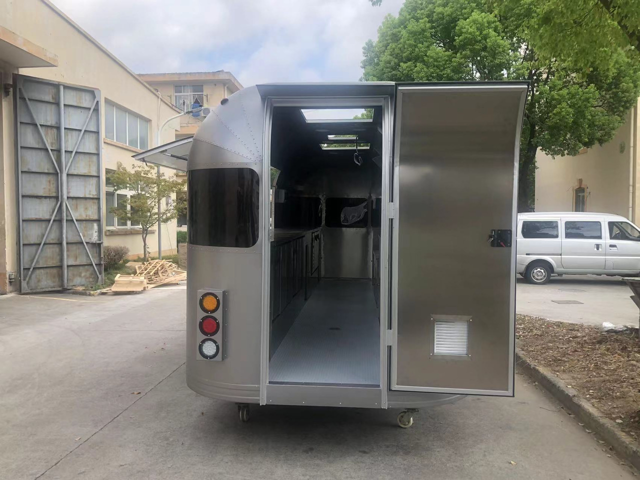 Deli Star Trailer American 6000 - EU Standards - Toitlustus haagis: pilt 5 Deli Star Trailer American 6000 - EU Standards - Toitlustus haagis: pilt 5