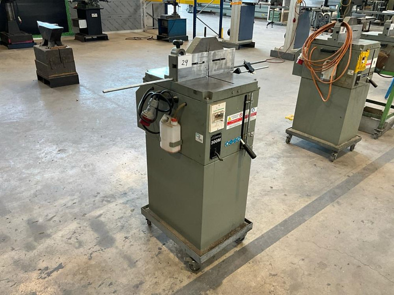 Emmegi MS300M - Metallitöötlusmasin: pilt 4 Emmegi MS300M - Metallitöötlusmasin: pilt 4