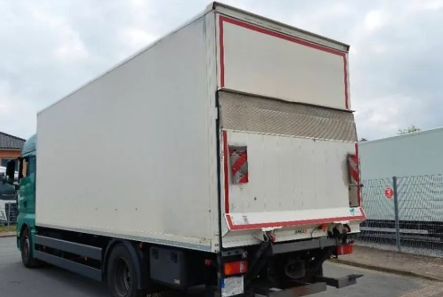 MAN TGX 18.420/ KONTENER 7,2m - Kasti veoauto: pilt 4 MAN TGX 18.420/ KONTENER 7,2m - Kasti veoauto: pilt 4