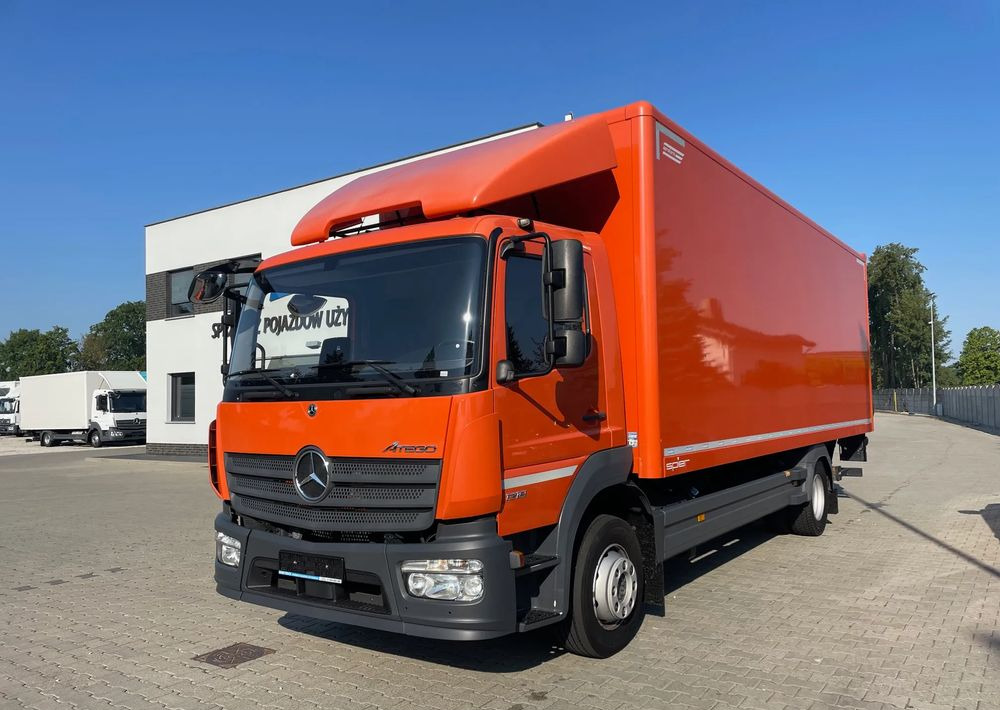 Mercedes-Benz ATEGO 1218 - Kasti veoauto: pilt 1 Mercedes-Benz ATEGO 1218 - Kasti veoauto: pilt 1