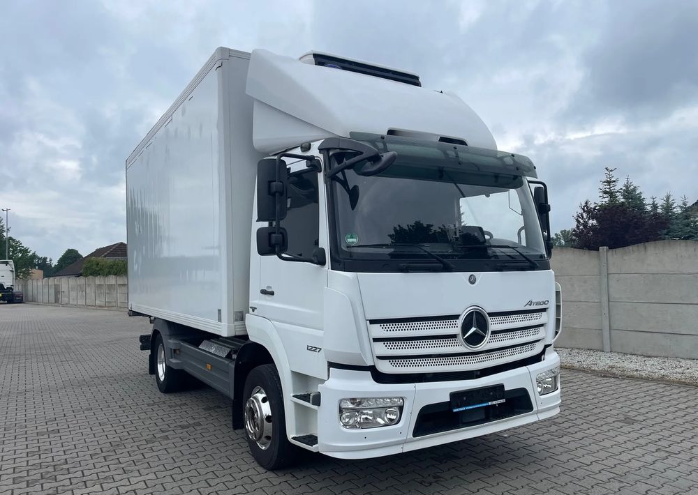 Mercedes-Benz ATEGO 1227 CHŁODNIA HAKOWA / HAKÓWKA - Külmutiga veoauto: pilt 3 Mercedes-Benz ATEGO 1227 CHŁODNIA HAKOWA / HAKÓWKA - Külmutiga veoauto: pilt 3