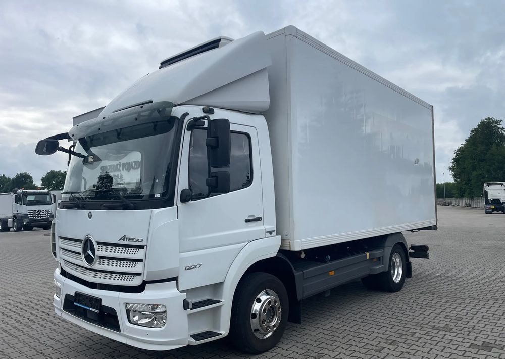 Mercedes-Benz ATEGO 1227 CHŁODNIA HAKOWA / HAKÓWKA - Külmutiga veoauto: pilt 2 Mercedes-Benz ATEGO 1227 CHŁODNIA HAKOWA / HAKÓWKA - Külmutiga veoauto: pilt 2