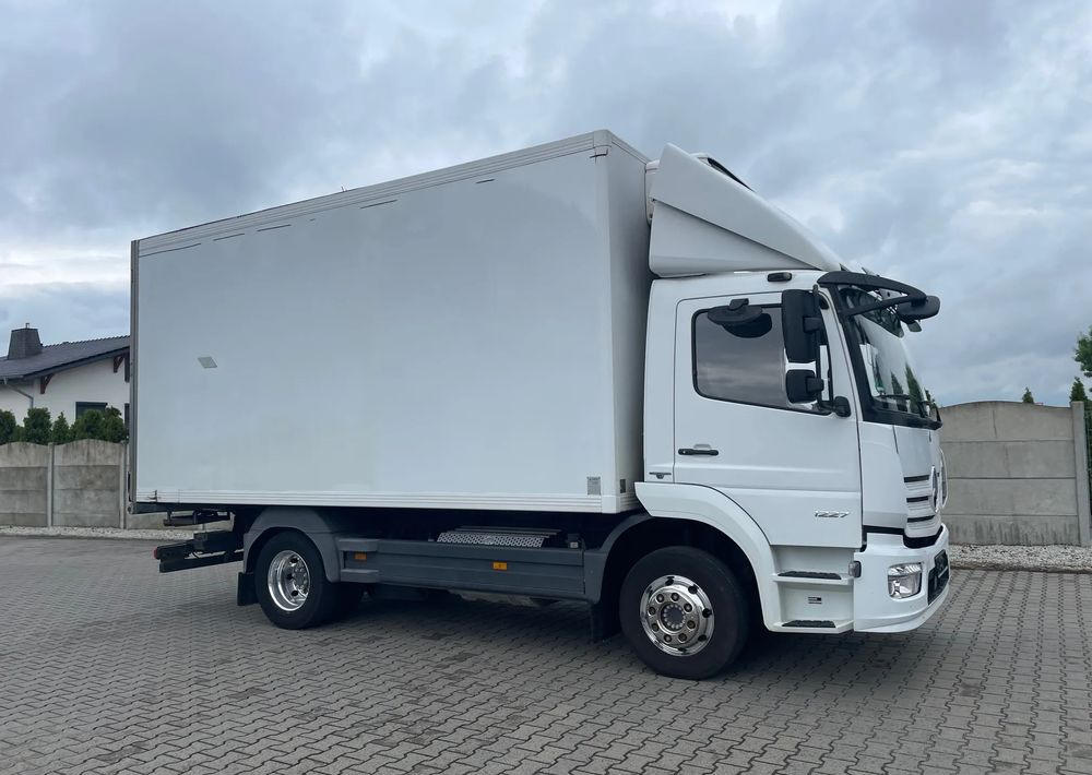Mercedes-Benz ATEGO 1227 CHŁODNIA HAKOWA / HAKÓWKA - Külmutiga veoauto: pilt 4 Mercedes-Benz ATEGO 1227 CHŁODNIA HAKOWA / HAKÓWKA - Külmutiga veoauto: pilt 4