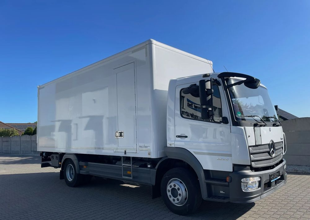Mercedes-Benz ATEGO 1324, 15 EUROPALET, ŁADOWNOŚĆ 7,5 T - Kasti veoauto: pilt 5 Mercedes-Benz ATEGO 1324, 15 EUROPALET, ŁADOWNOŚĆ 7,5 T - Kasti veoauto: pilt 5