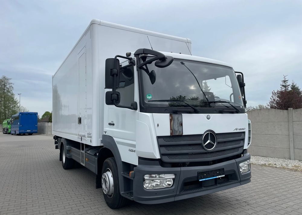 Mercedes-Benz ATEGO 1324, 15 EUROPALET, ŁADOWNOŚĆ 7,5 T - Kasti veoauto: pilt 3 Mercedes-Benz ATEGO 1324, 15 EUROPALET, ŁADOWNOŚĆ 7,5 T - Kasti veoauto: pilt 3