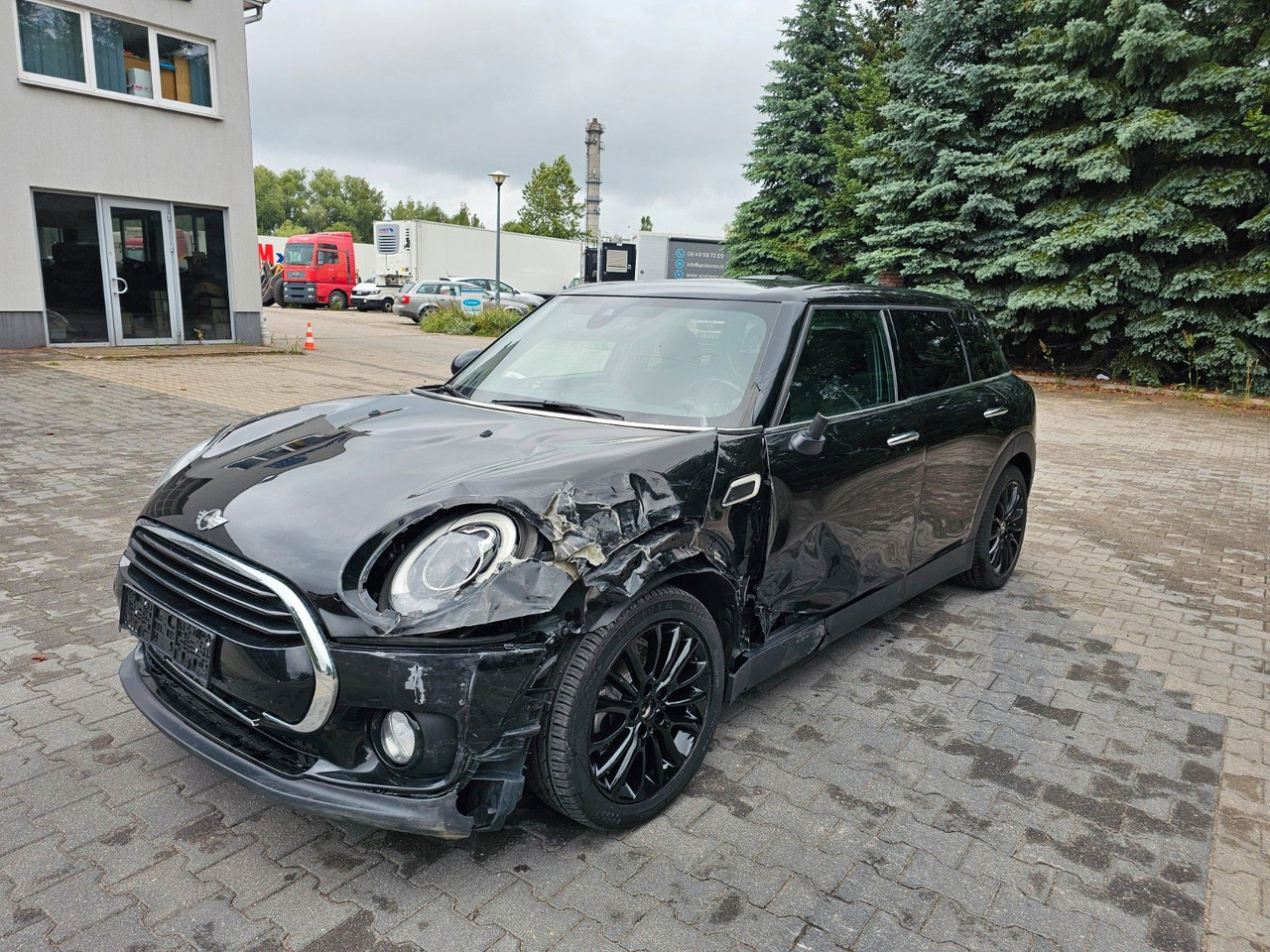 MINI Cooper D Clubman Automatik Harman/Kardon - Auto: pilt 2 MINI Cooper D Clubman Automatik Harman/Kardon - Auto: pilt 2