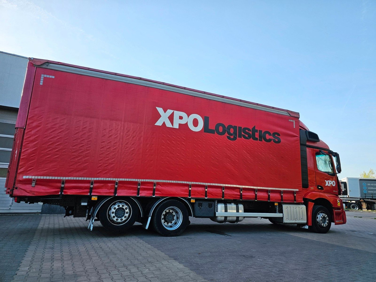 Mercedes-Benz 2543 ACTROS 6x2 JUMBO 8,2 Erhöhtes Dach Edscha - Tent veoauto: pilt 4 Mercedes-Benz 2543 ACTROS 6x2 JUMBO 8,2 Erhöhtes Dach Edscha - Tent veoauto: pilt 4