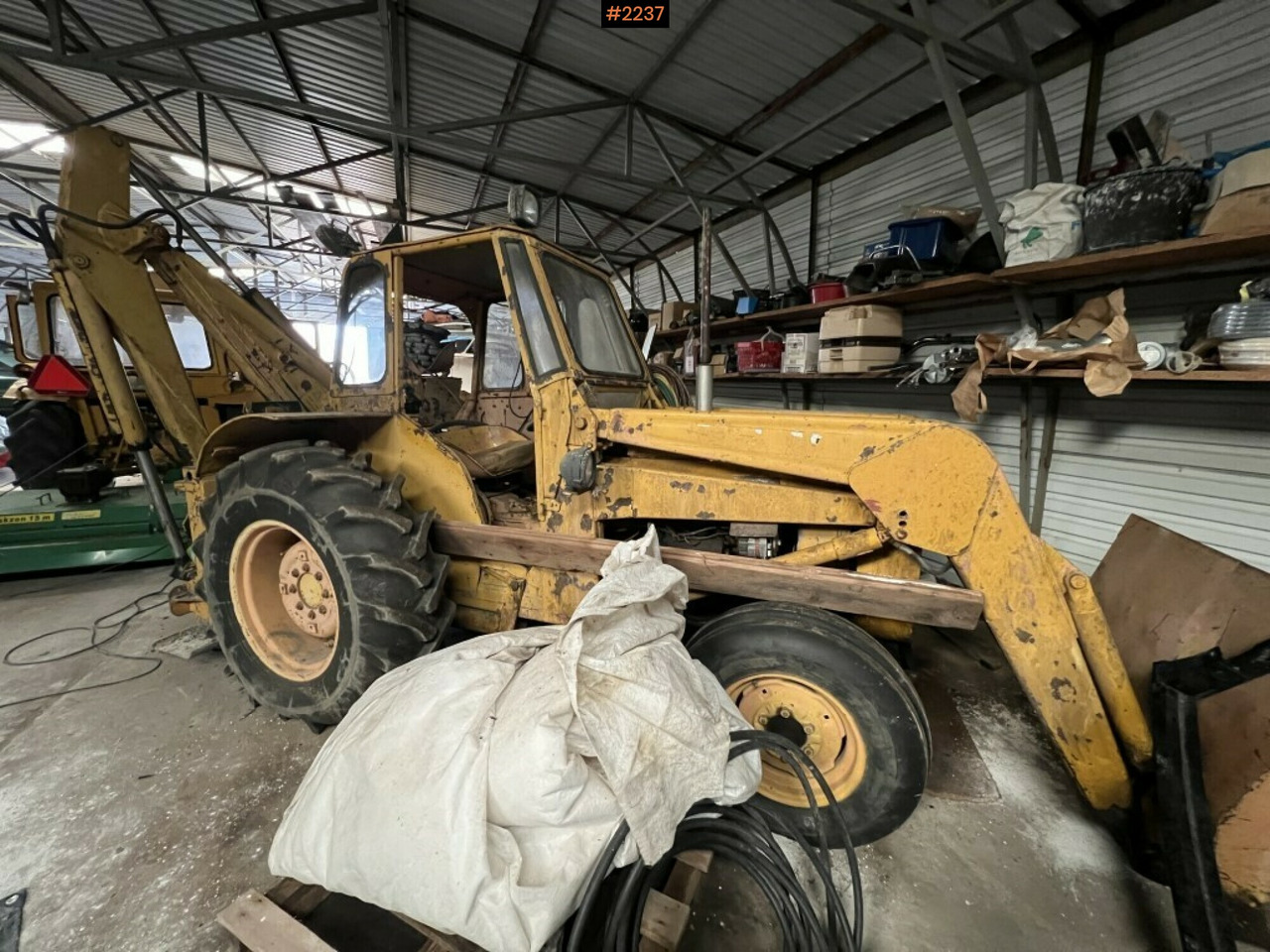 Backhoe loader- MASSEY-FERGUSON 203 - Ekskavaator-laadur: pilt 3 Backhoe loader- MASSEY-FERGUSON 203 - Ekskavaator-laadur: pilt 3