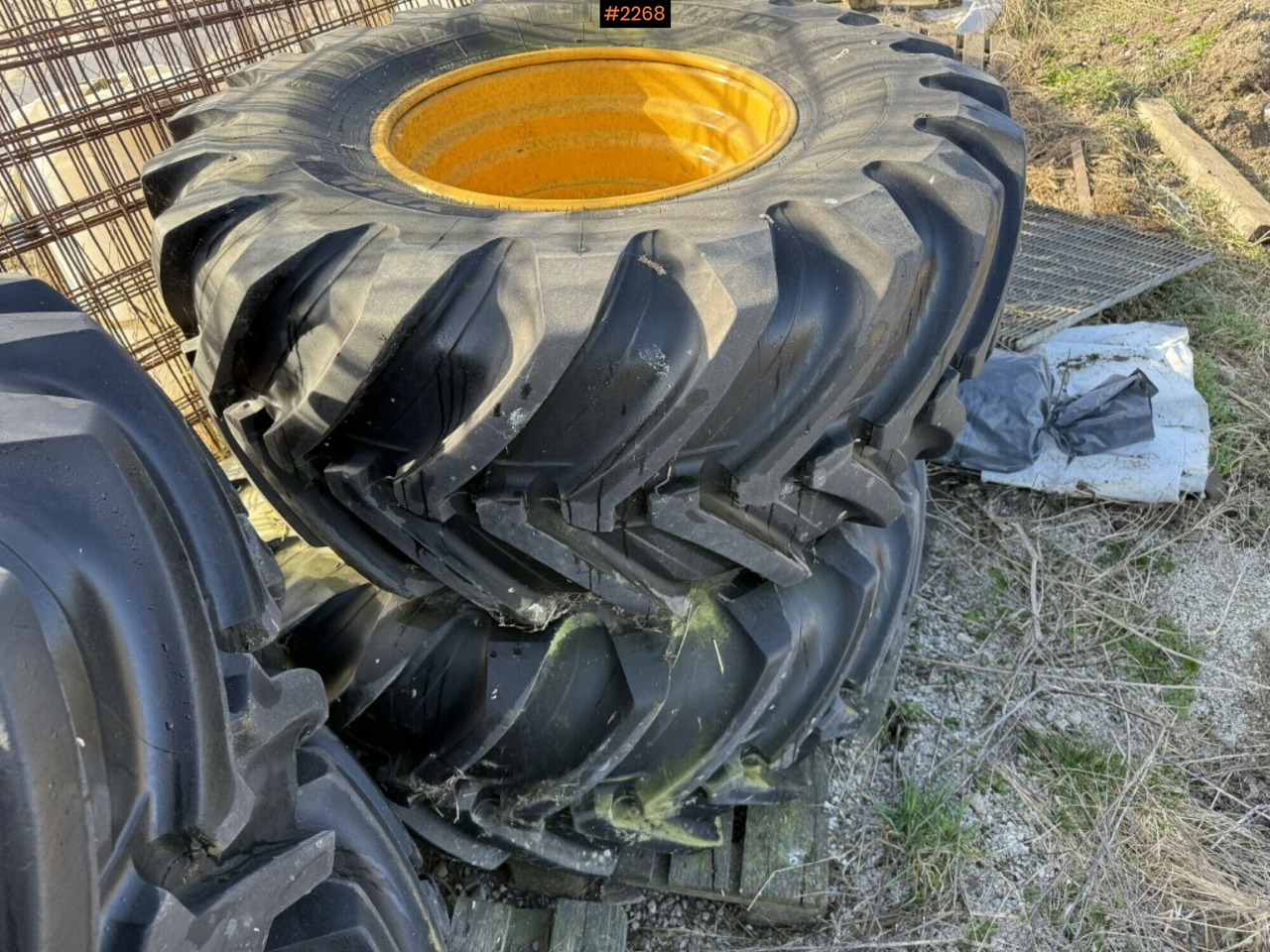 Michelin twin tires on rim 540/70 R24 - Komplektne ratas: pilt 2 Michelin twin tires on rim 540/70 R24 - Komplektne ratas: pilt 2