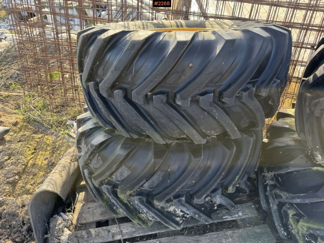 Michelin twin tires on rim 540/70 R24 - Komplektne ratas: pilt 4 Michelin twin tires on rim 540/70 R24 - Komplektne ratas: pilt 4