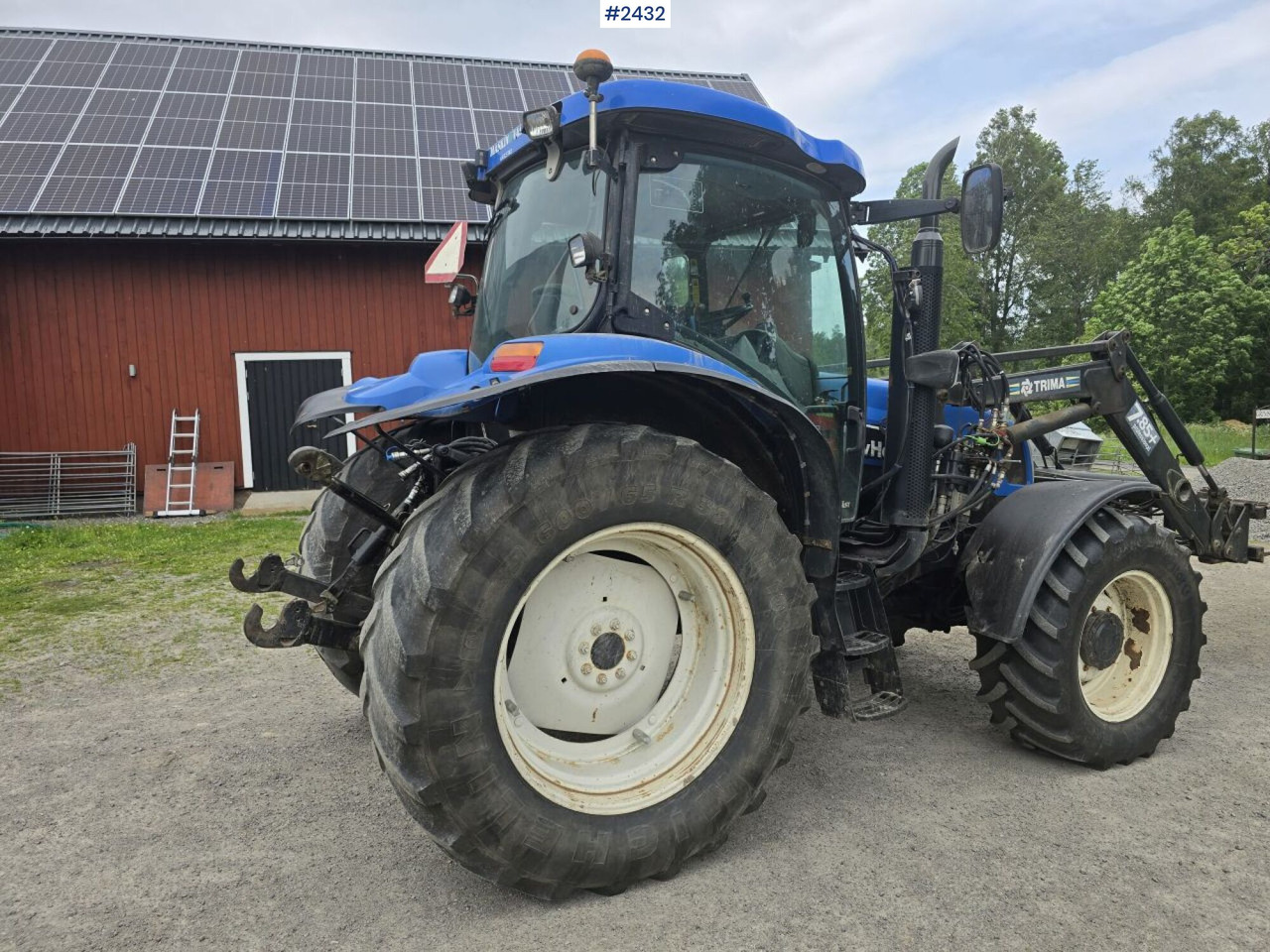 Traktor New Holland TS 125A med Frontlastare: pilt 8