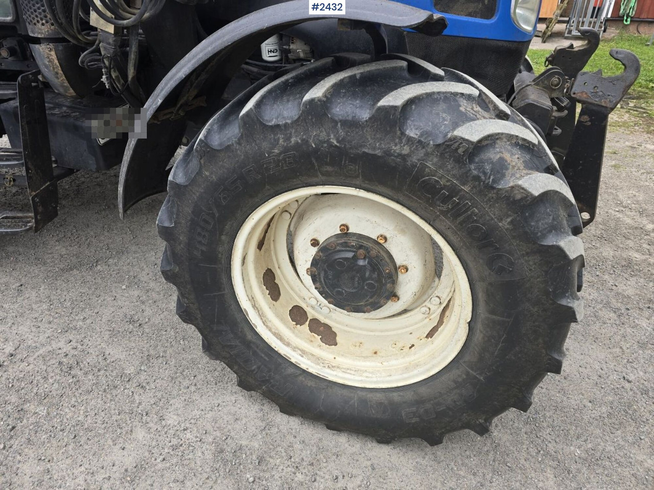 Traktor New Holland TS 125A med Frontlastare: pilt 13