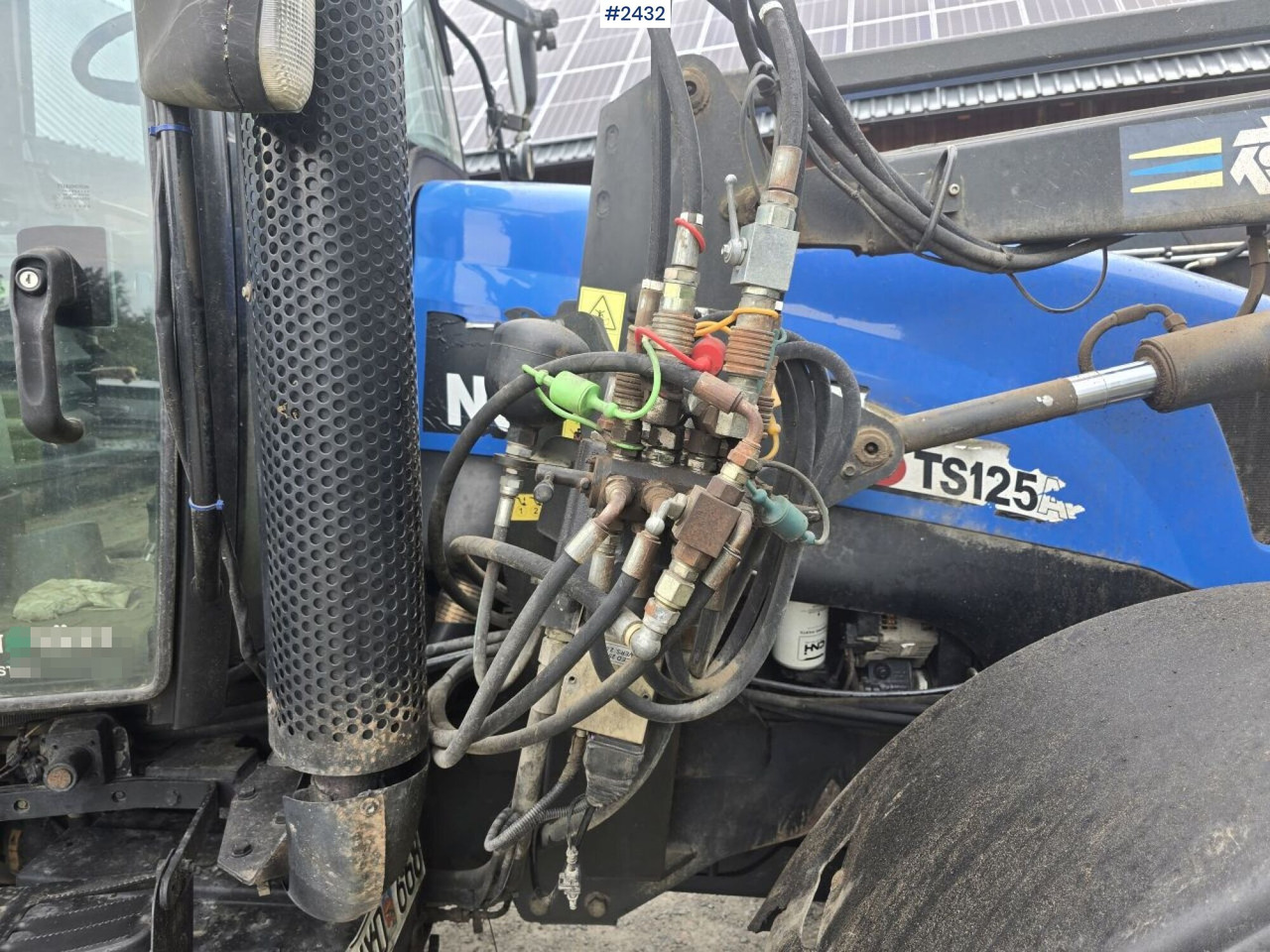 Traktor New Holland TS 125A med Frontlastare: pilt 20