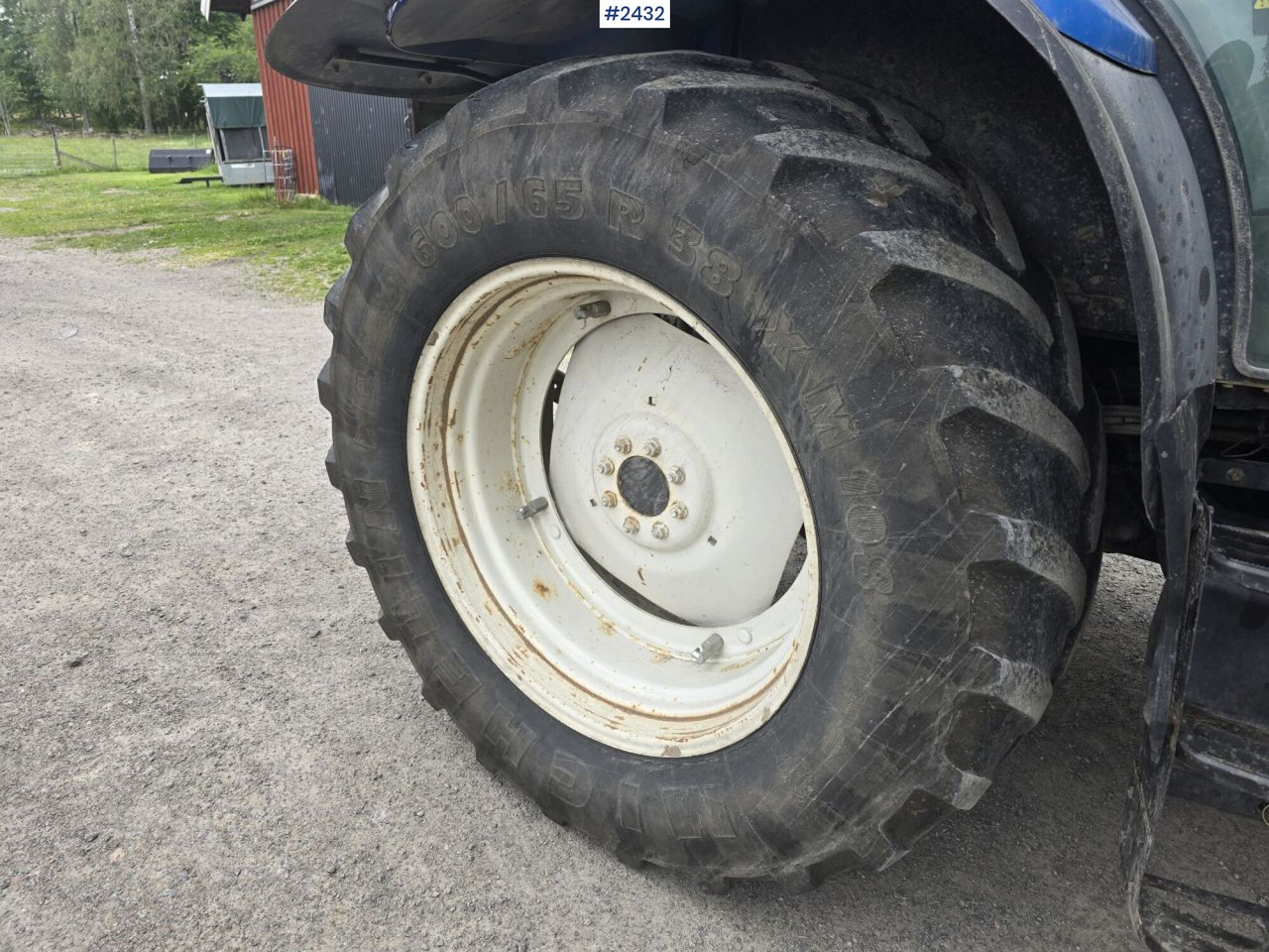 Traktor New Holland TS 125A med Frontlastare: pilt 14