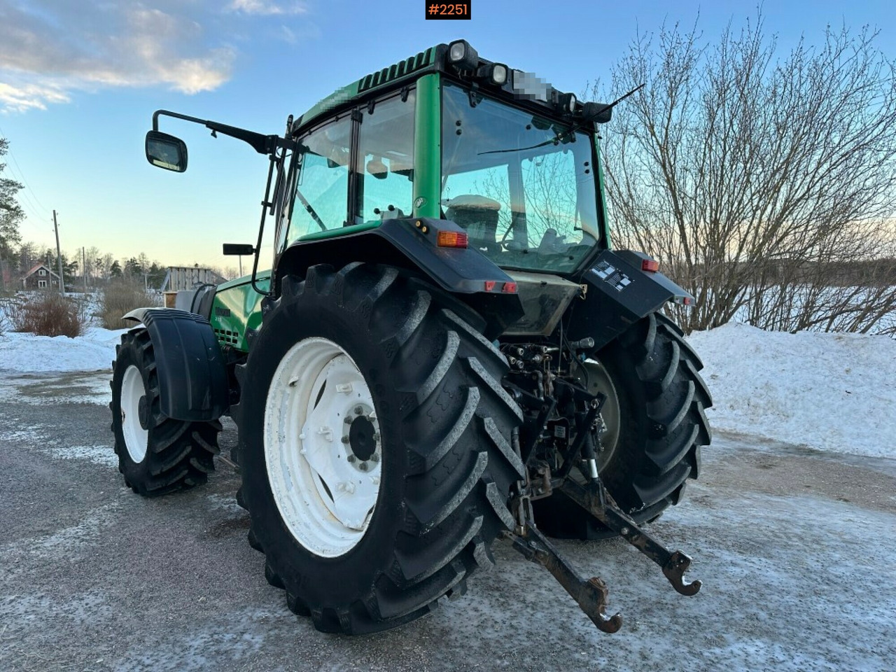 Valtra X110 waiststeering tractor with twintrac - Traktor: pilt 4 Valtra X110 waiststeering tractor with twintrac - Traktor: pilt 4