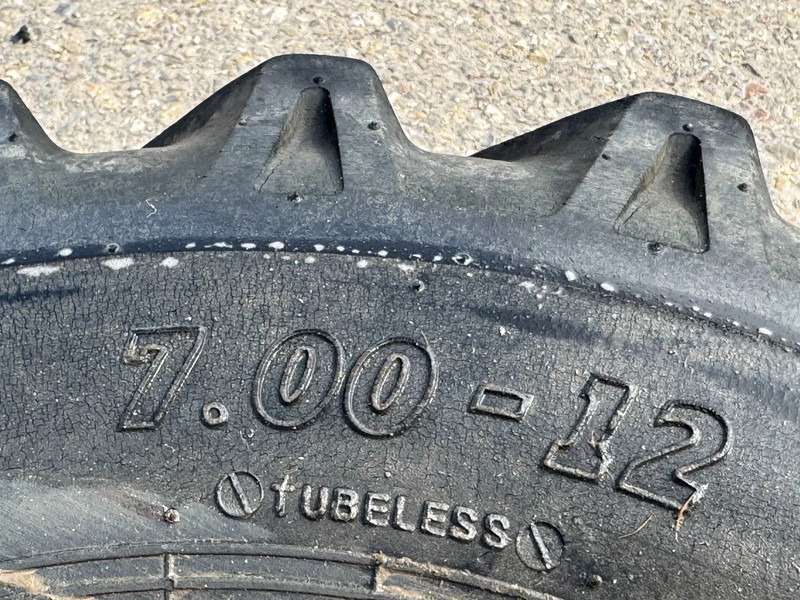 Giant Banden met velg 7.00-12 - Rehv: pilt 3 Giant Banden met velg 7.00-12 - Rehv: pilt 3
