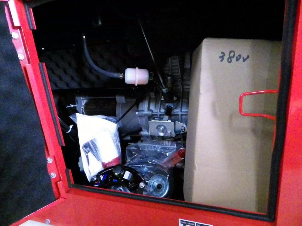 Notstrom Silent Diesel-Generator 6 KW ( €1050,00 netto ) - Generaatorikomplekt: pilt 3 Notstrom Silent Diesel-Generator 6 KW ( €1050,00 netto ) - Generaatorikomplekt: pilt 3