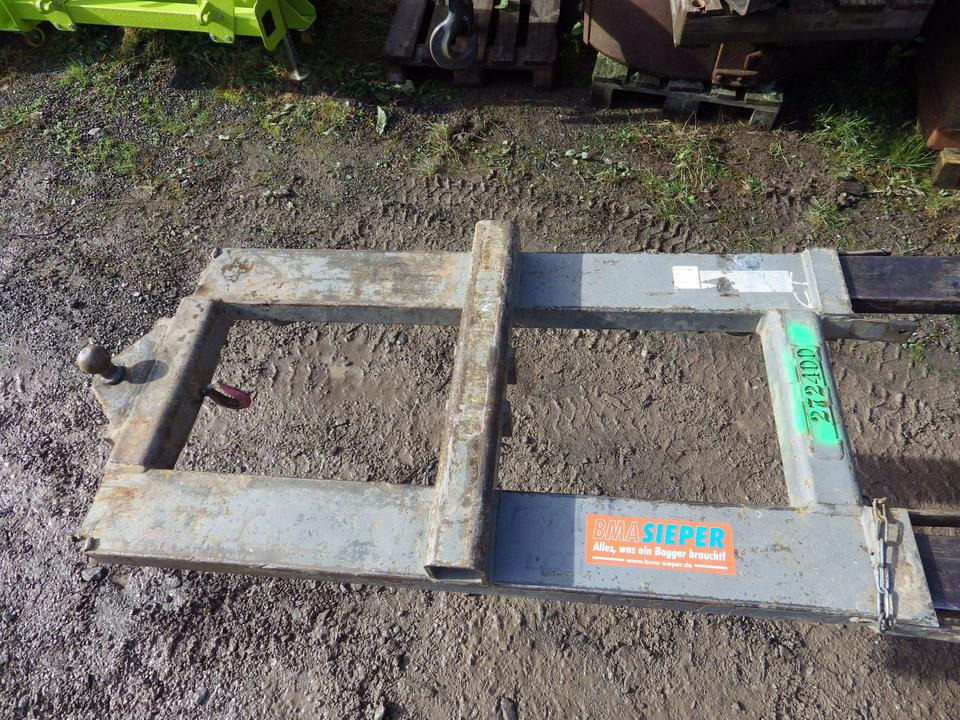 Stapler Rangierhilfe Kugel + Maul + Kranarm (netto 504,20) - Kiirühendus: pilt 1 Stapler Rangierhilfe Kugel + Maul + Kranarm (netto 504,20) - Kiirühendus: pilt 1