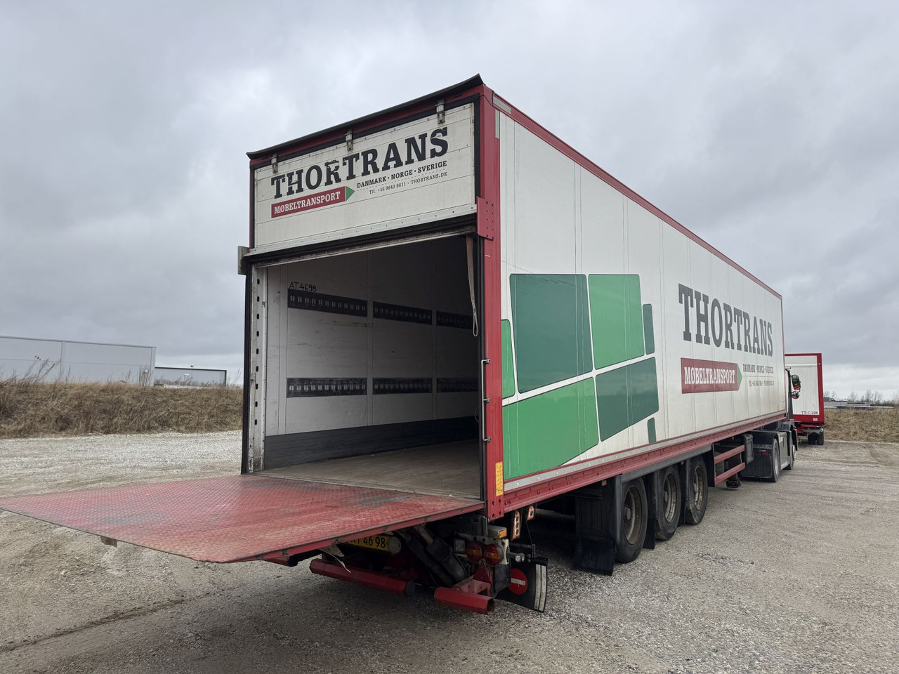 SCHMITZ Cargobull SCB*S3B - Furgoonpoolhaagis: pilt 4 SCHMITZ Cargobull SCB*S3B - Furgoonpoolhaagis: pilt 4