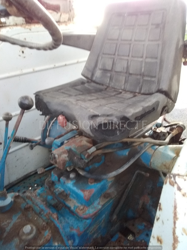 FORD TRACTEUR AGRICOLE 5000 SUPER MAJOR - Traktor: pilt 5 FORD TRACTEUR AGRICOLE 5000 SUPER MAJOR - Traktor: pilt 5