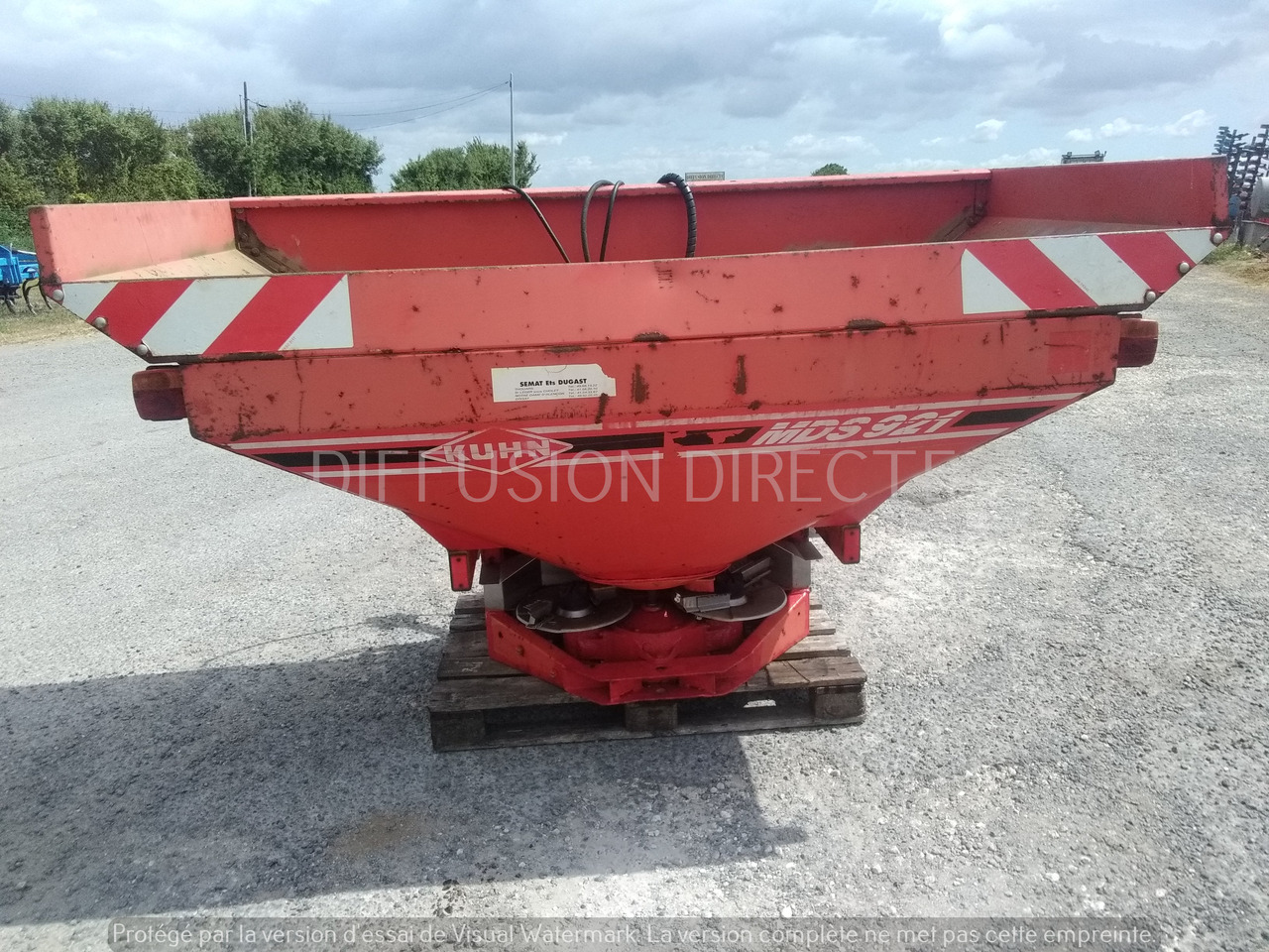 KUHN DISTRIBUTEUR D'ENGRAIS MDS 921 - Väetiselaoturid: pilt 2 KUHN DISTRIBUTEUR D'ENGRAIS MDS 921 - Väetiselaoturid: pilt 2