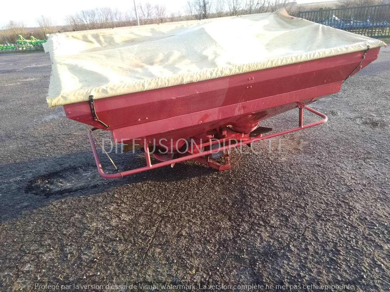 LELY DISTRIBUTEUR D'ENGRAIS CENTERMATIC PESEE - Väetiselaoturid: pilt 4 LELY DISTRIBUTEUR D'ENGRAIS CENTERMATIC PESEE - Väetiselaoturid: pilt 4