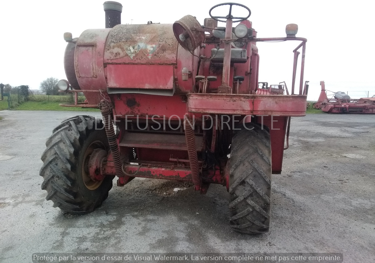 MASSEY FERGUSON MOISSONNEUSE BATTEUSE 500 - Saagikoristusmasin: pilt 3 MASSEY FERGUSON MOISSONNEUSE BATTEUSE 500 - Saagikoristusmasin: pilt 3