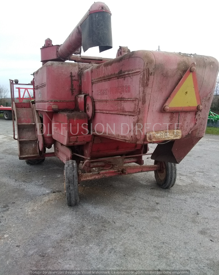 MASSEY FERGUSON MOISSONNEUSE BATTEUSE 500 - Saagikoristusmasin: pilt 4 MASSEY FERGUSON MOISSONNEUSE BATTEUSE 500 - Saagikoristusmasin: pilt 4