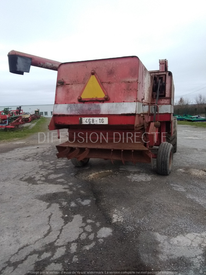 MASSEY FERGUSON MOISSONNEUSE BATTEUSE 620 - Kombain: pilt 3 MASSEY FERGUSON MOISSONNEUSE BATTEUSE 620 - Kombain: pilt 3