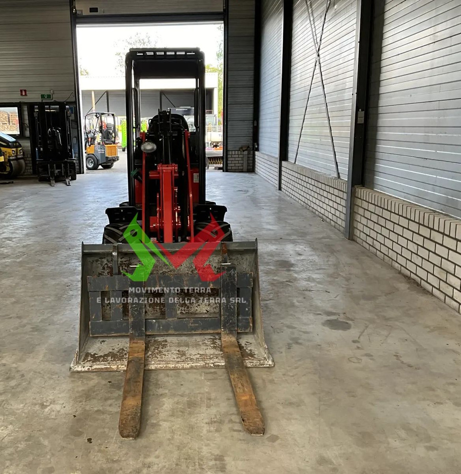 Manitou MLA1-25 - Kompaktlaadur: pilt 1 Manitou MLA1-25 - Kompaktlaadur: pilt 1