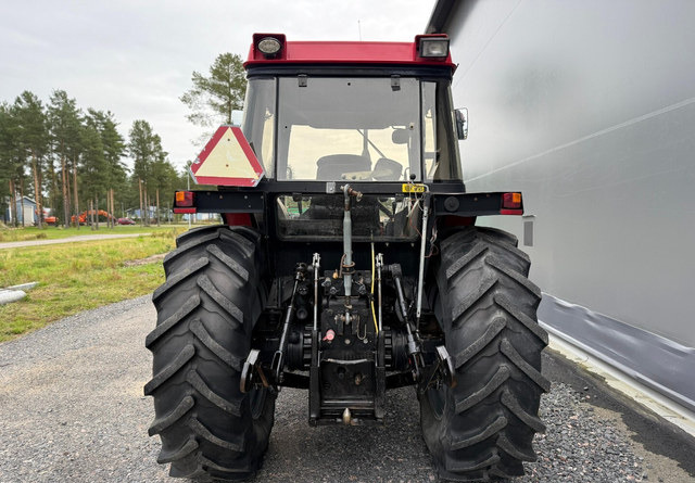 Case845XL + Vilske + Kauhat + Paripyörät - Traktor: pilt 4 Case845XL + Vilske + Kauhat + Paripyörät - Traktor: pilt 4