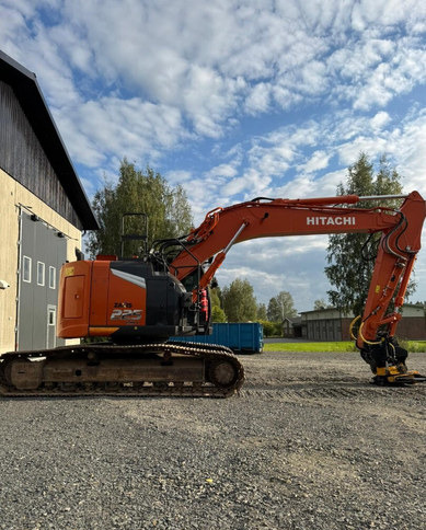 HitachiZX225USLC-7 + Engcon - Lintekskavaator: pilt 3 HitachiZX225USLC-7 + Engcon - Lintekskavaator: pilt 3