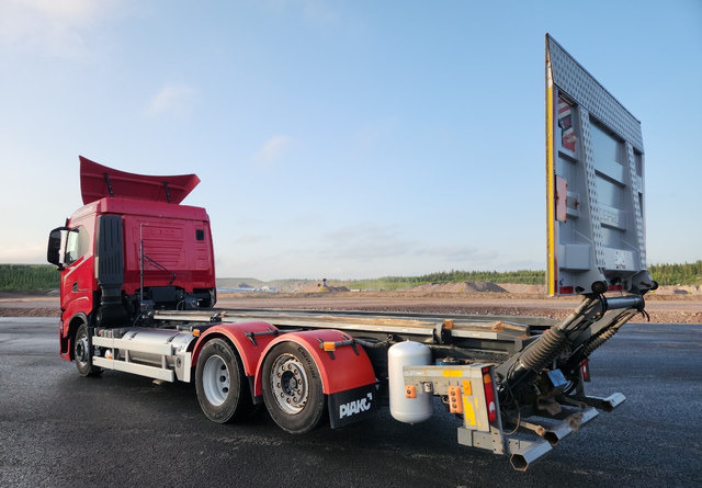 Iveco S-Way 6x2 LNG / LBG - Kabiinišassiiga veoauto: pilt 3 Iveco S-Way 6x2 LNG / LBG - Kabiinišassiiga veoauto: pilt 3