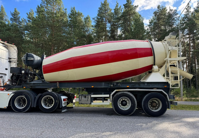 Liebherr12m3 Perävaunu - Betooniveo poolhaagis: pilt 1 Liebherr12m3 Perävaunu - Betooniveo poolhaagis: pilt 1