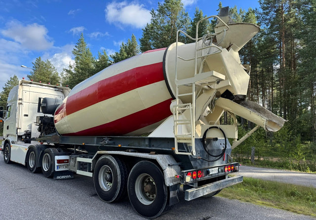 Liebherr12m3 - Betooniveo poolhaagis: pilt 2 Liebherr12m3 - Betooniveo poolhaagis: pilt 2