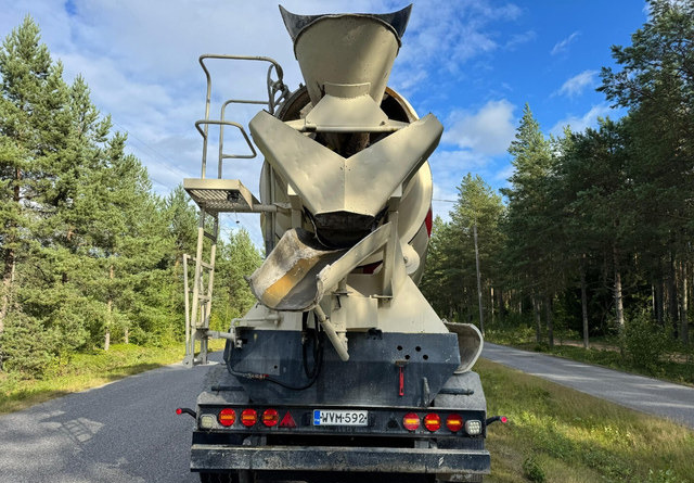 Liebherr12m3 - Betooniveo poolhaagis: pilt 3 Liebherr12m3 - Betooniveo poolhaagis: pilt 3