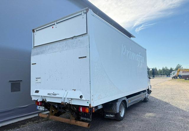 Mercedes-BenzAtego kaappi + perälauta - Kasti veoauto: pilt 5 Mercedes-BenzAtego kaappi + perälauta - Kasti veoauto: pilt 5