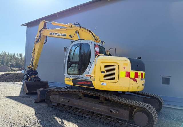 New Holland E235SR - Lintekskavaator: pilt 3 New Holland E235SR - Lintekskavaator: pilt 3