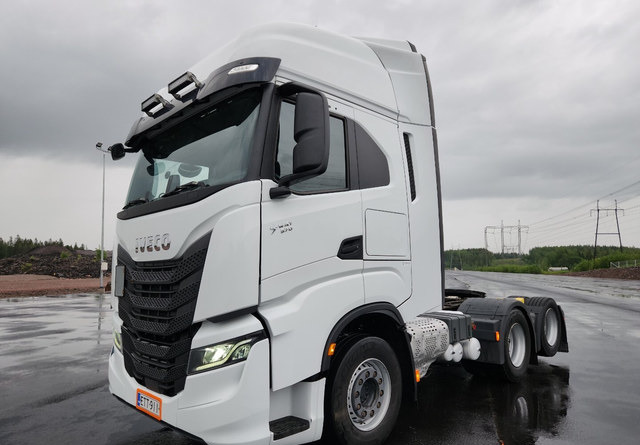 Iveco S-Way 570 6x2 - Sadulveok: pilt 1 Iveco S-Way 570 6x2 - Sadulveok: pilt 1