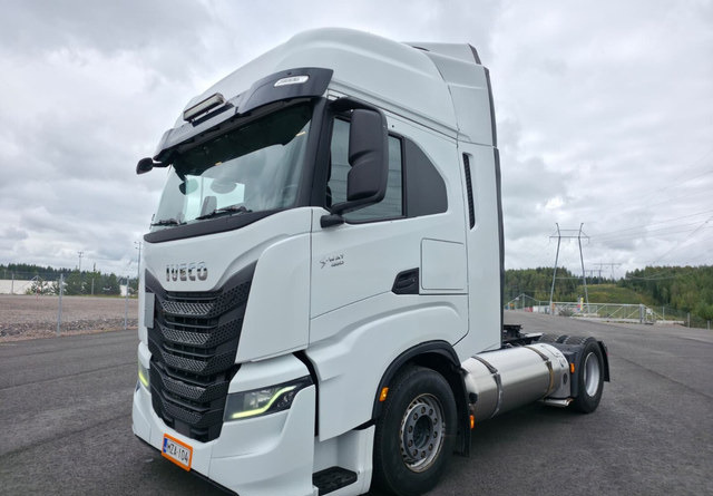 IvecoS-Way 460 4x2 LNG / LBG - Sadulveok: pilt 1 IvecoS-Way 460 4x2 LNG / LBG - Sadulveok: pilt 1