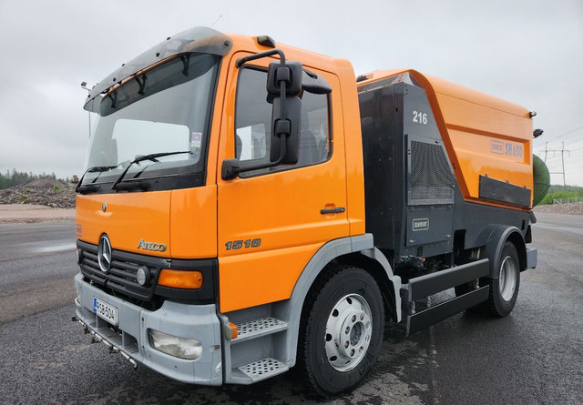 Schmidt SK650 Atego 85kmh/h - Tänavapühkimismasin: pilt 1 Schmidt SK650 Atego 85kmh/h - Tänavapühkimismasin: pilt 1