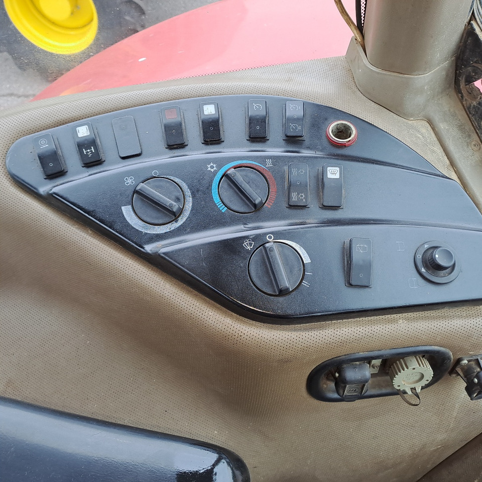 Traktor CASE MAGNUM 280: pilt 12