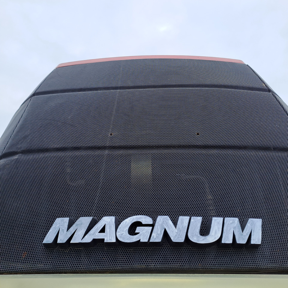 Traktor CASE MAGNUM 280: pilt 15