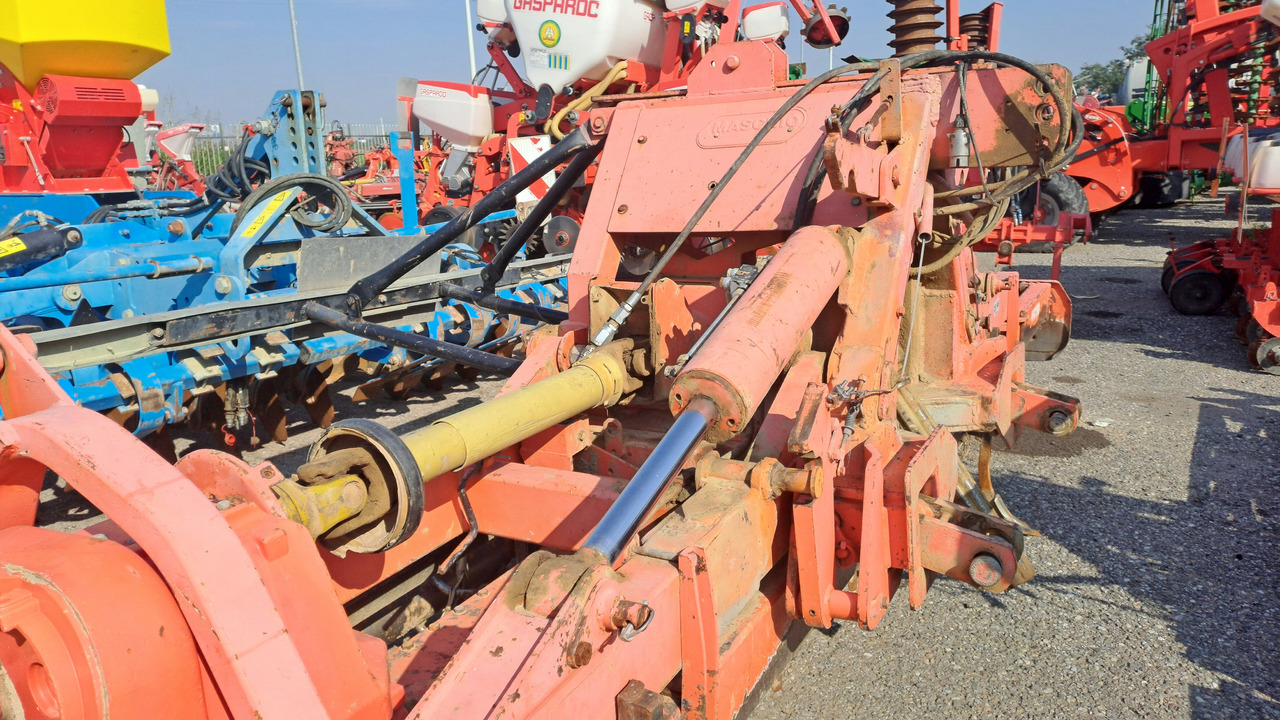 ERPICE ROTANTE MASCHIO AQUILA 6 METRI MOD 6000 * CR - Mullafrees: pilt 2 ERPICE ROTANTE MASCHIO AQUILA 6 METRI MOD 6000 * CR - Mullafrees: pilt 2