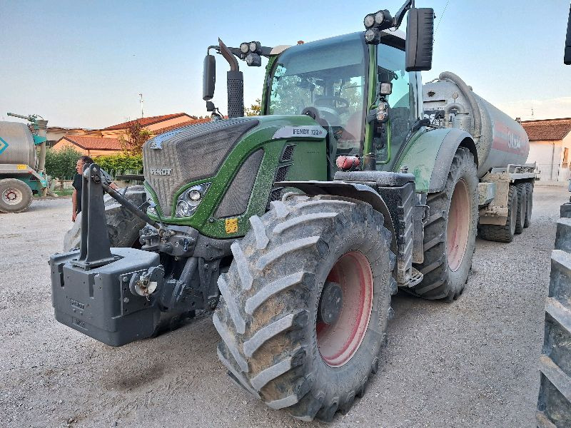 FENDT 720 VARIO - Traktor: pilt 2 FENDT 720 VARIO - Traktor: pilt 2