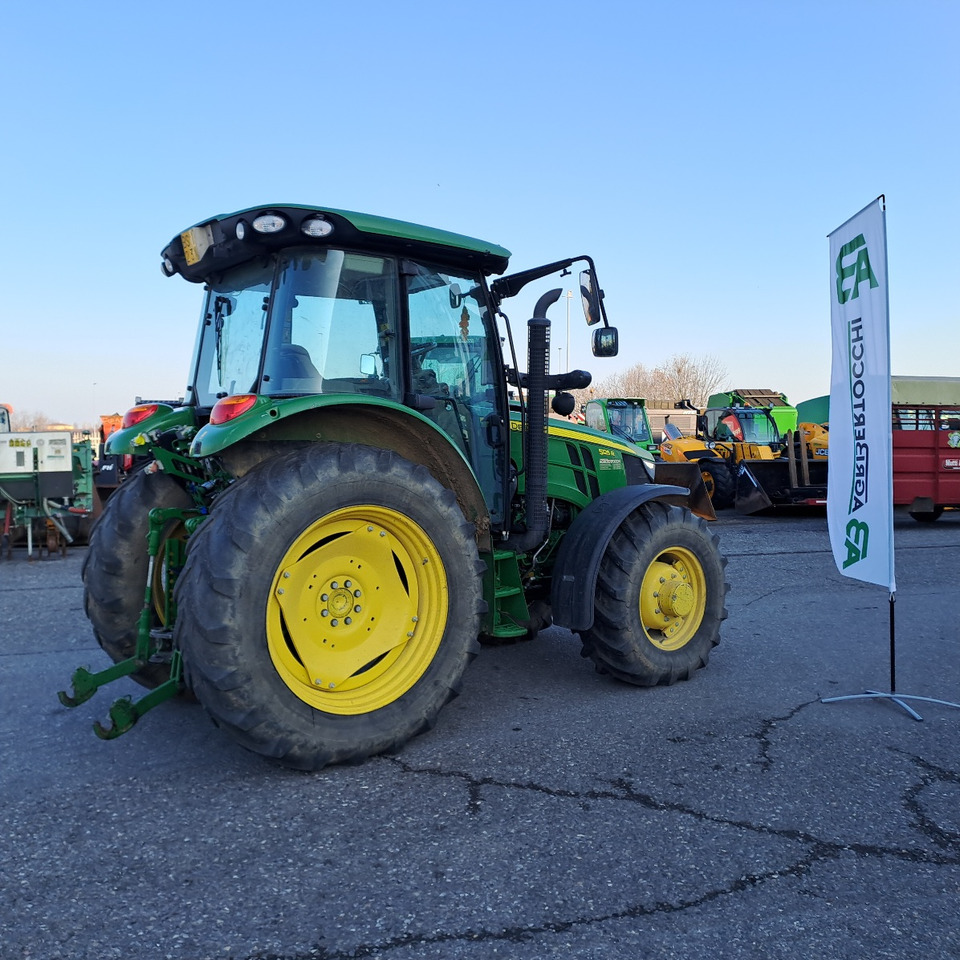 JOHN DEERE 5125R - Traktor: pilt 2 JOHN DEERE 5125R - Traktor: pilt 2