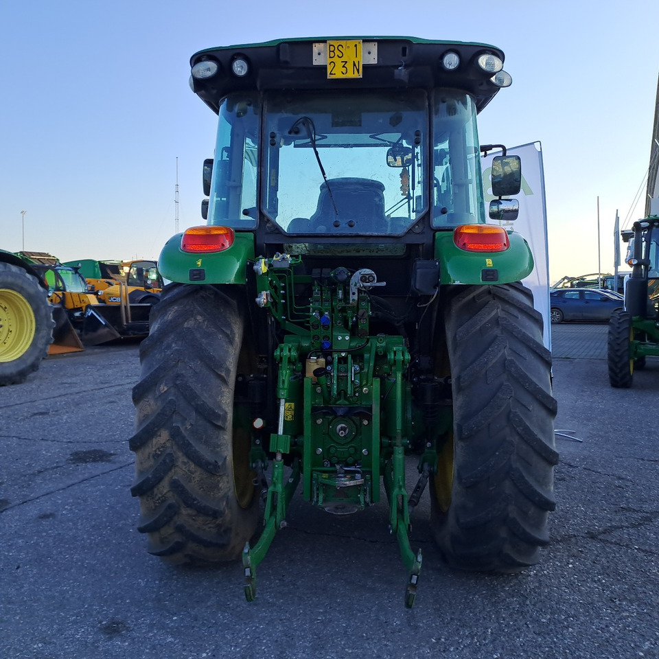JOHN DEERE 5125R - Traktor: pilt 4 JOHN DEERE 5125R - Traktor: pilt 4
