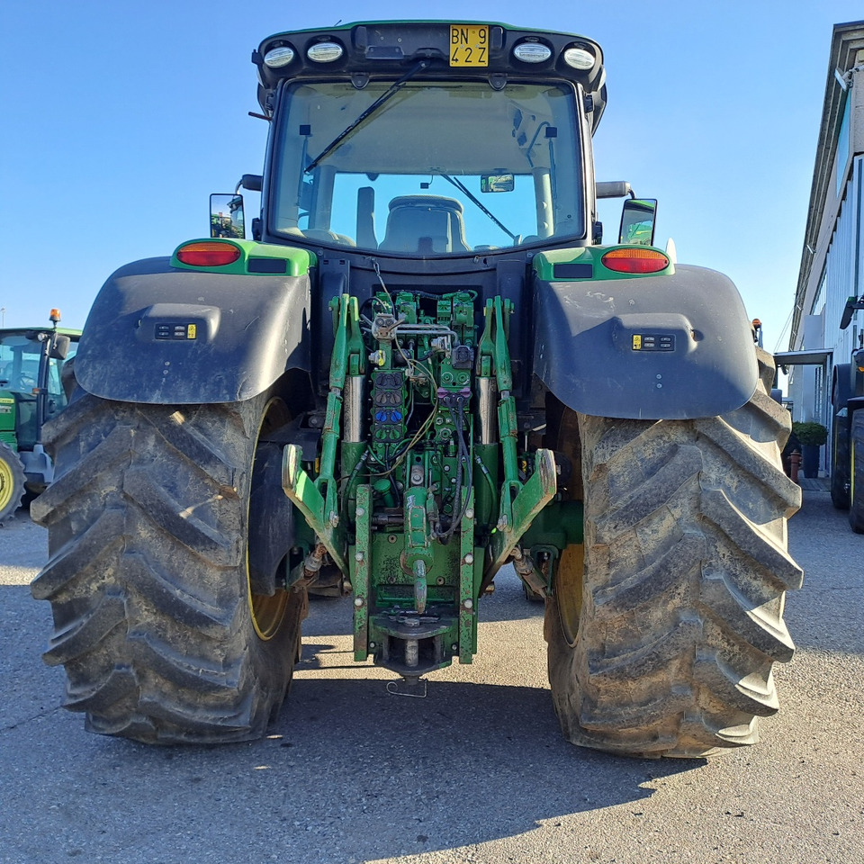 JOHN DEERE 6215R - Traktor: pilt 4 JOHN DEERE 6215R - Traktor: pilt 4